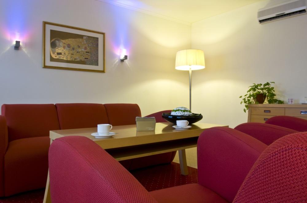 Imperial Hotel אוסטרבה מראה חיצוני תמונה