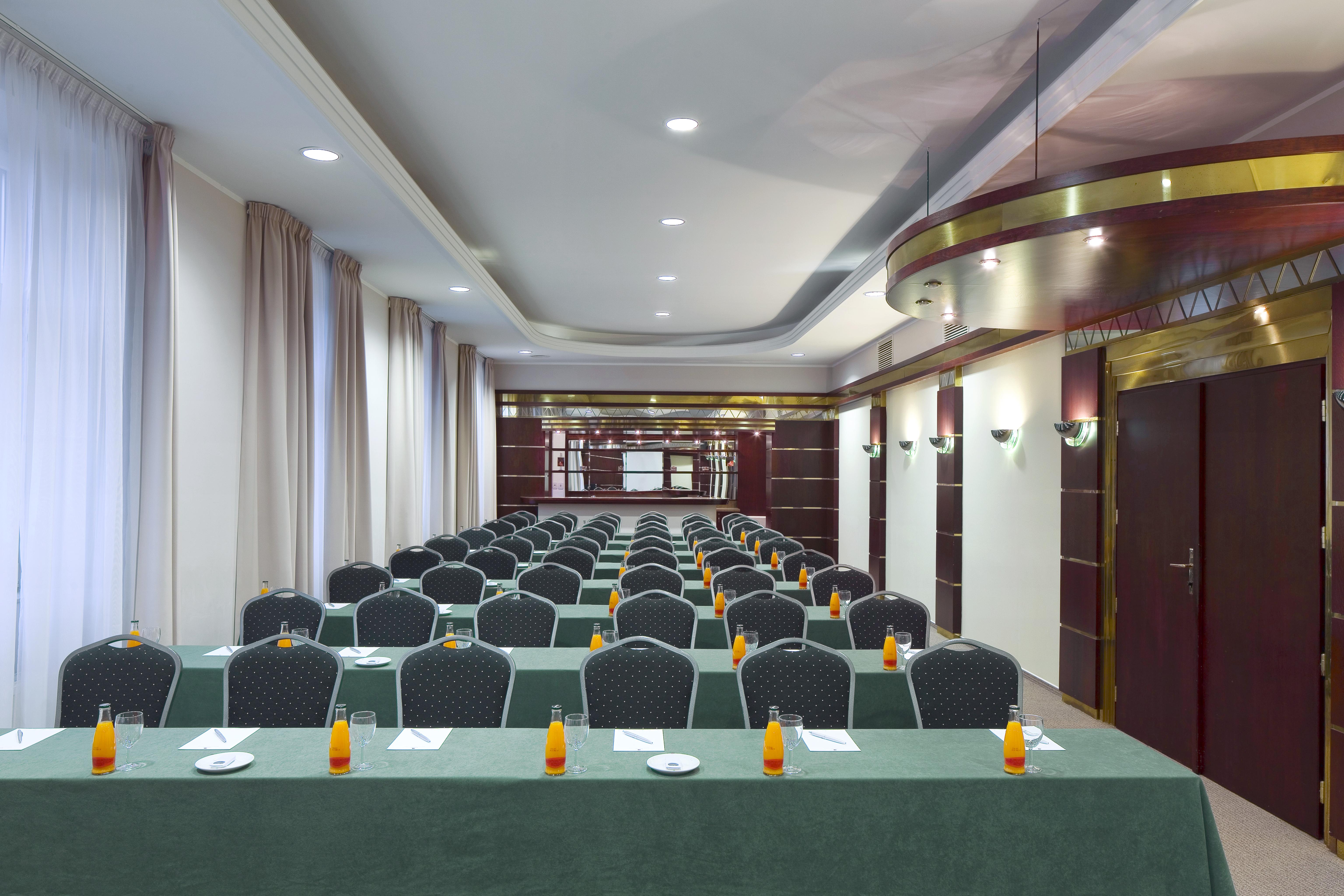 Imperial Hotel אוסטרבה מראה חיצוני תמונה