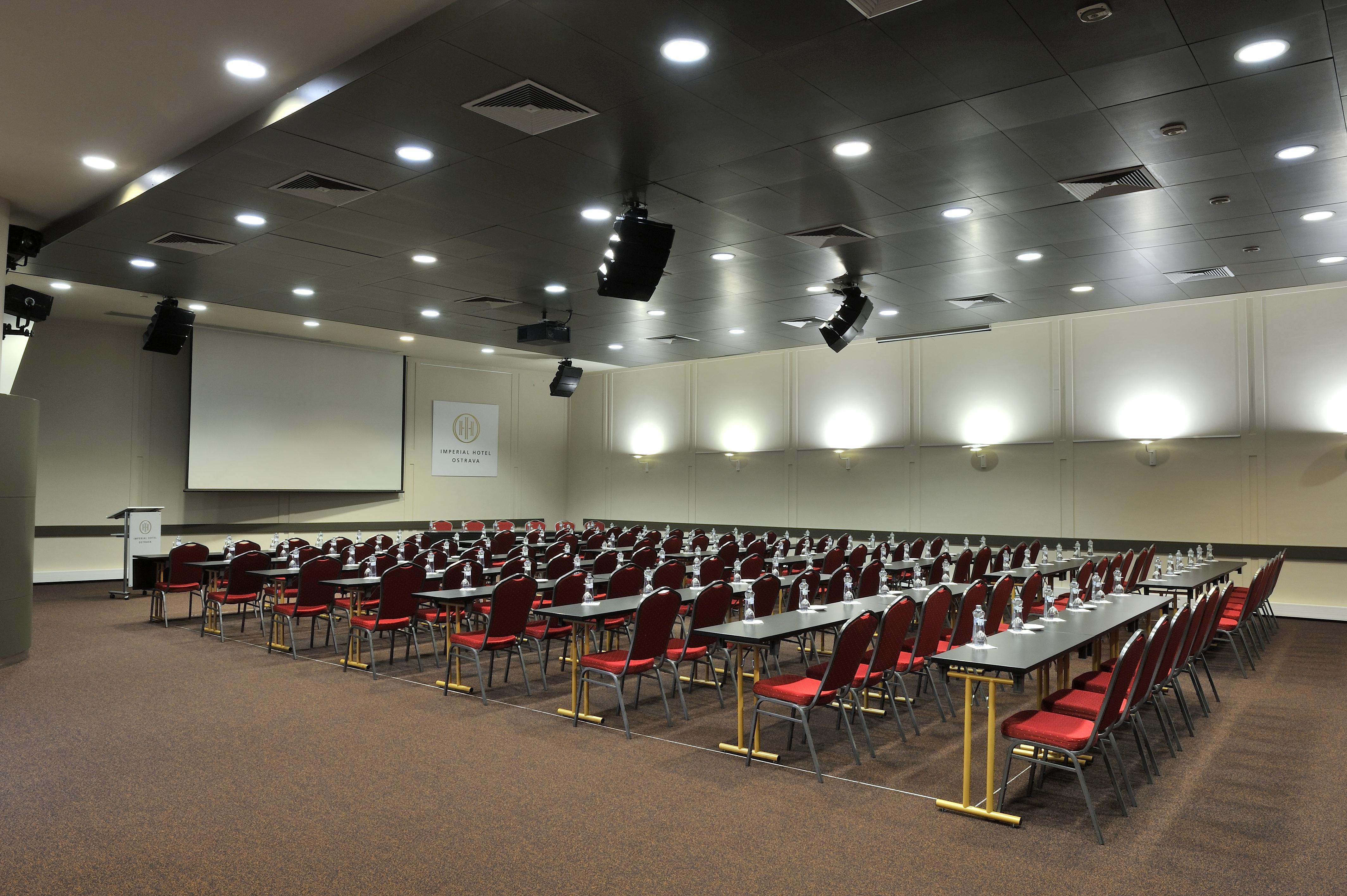 Imperial Hotel אוסטרבה מראה חיצוני תמונה