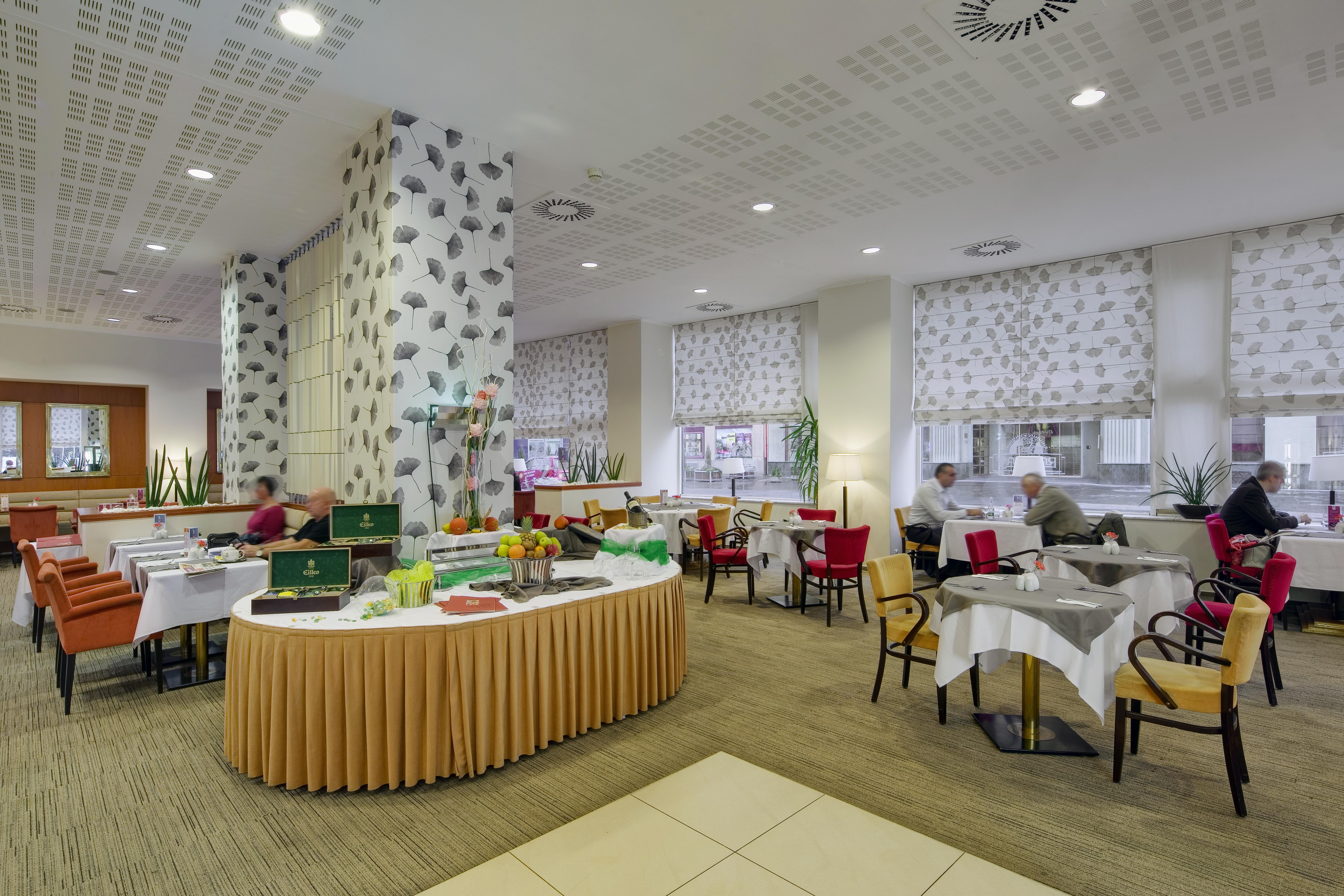 Imperial Hotel אוסטרבה מראה חיצוני תמונה