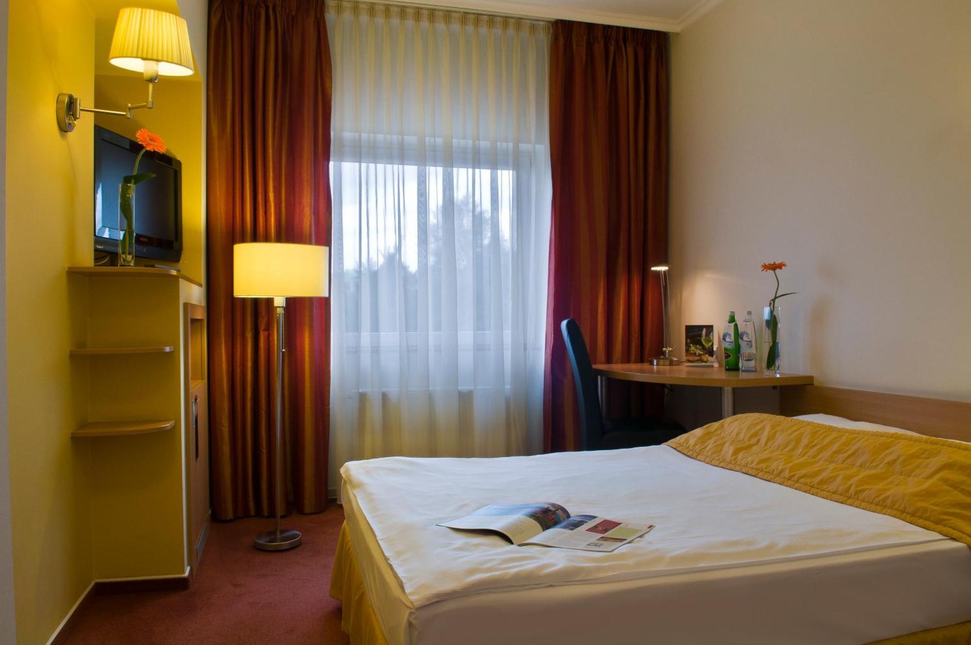 Imperial Hotel אוסטרבה מראה חיצוני תמונה
