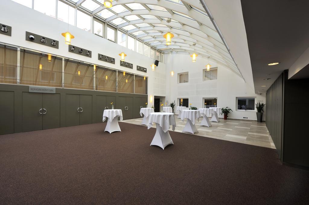 Imperial Hotel אוסטרבה מראה חיצוני תמונה